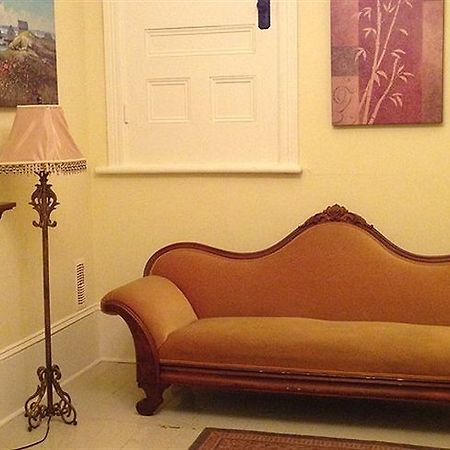 The Egan Inn Пембрук Екстериор снимка